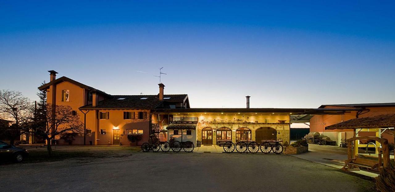 Agriturismo Il Picchio Castions di Strada 外观 照片